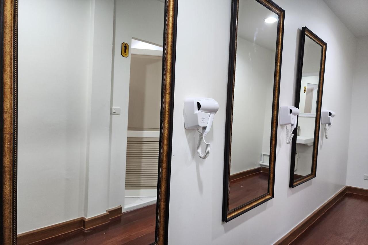 Forgotten Hostel Silom バンコク都 エクステリア 写真