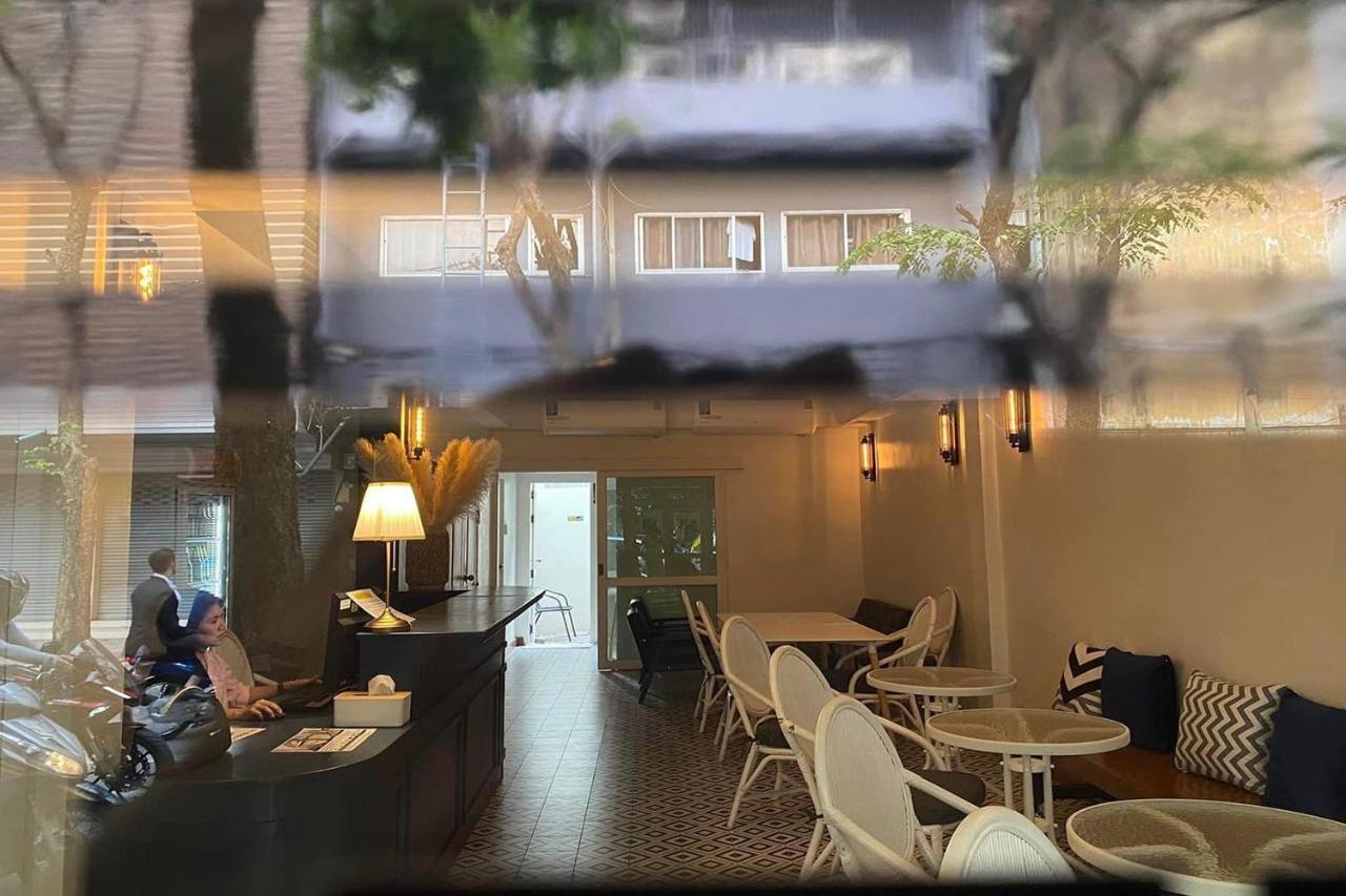 Forgotten Hostel Silom バンコク都 エクステリア 写真