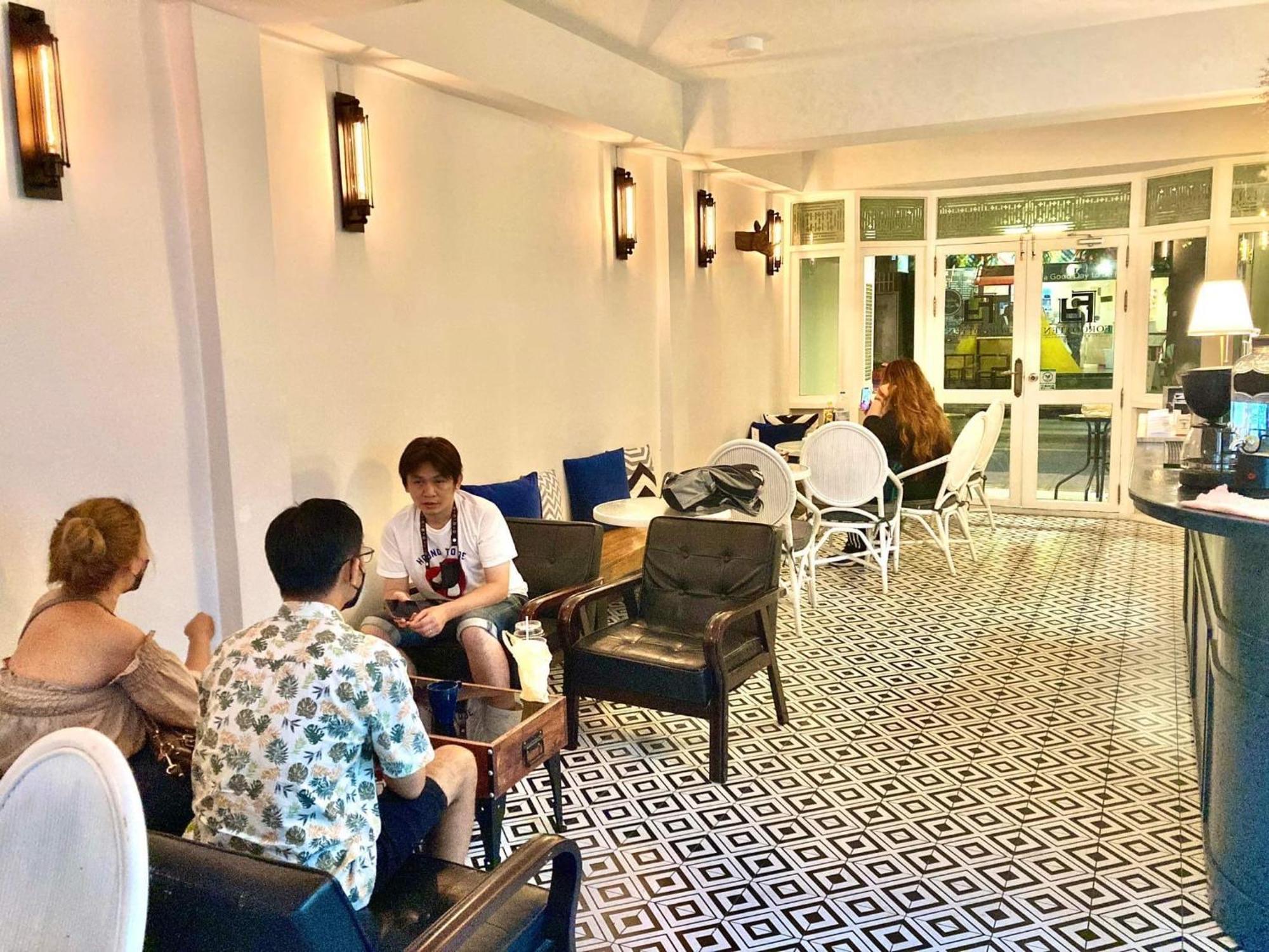 Forgotten Hostel Silom バンコク都 エクステリア 写真