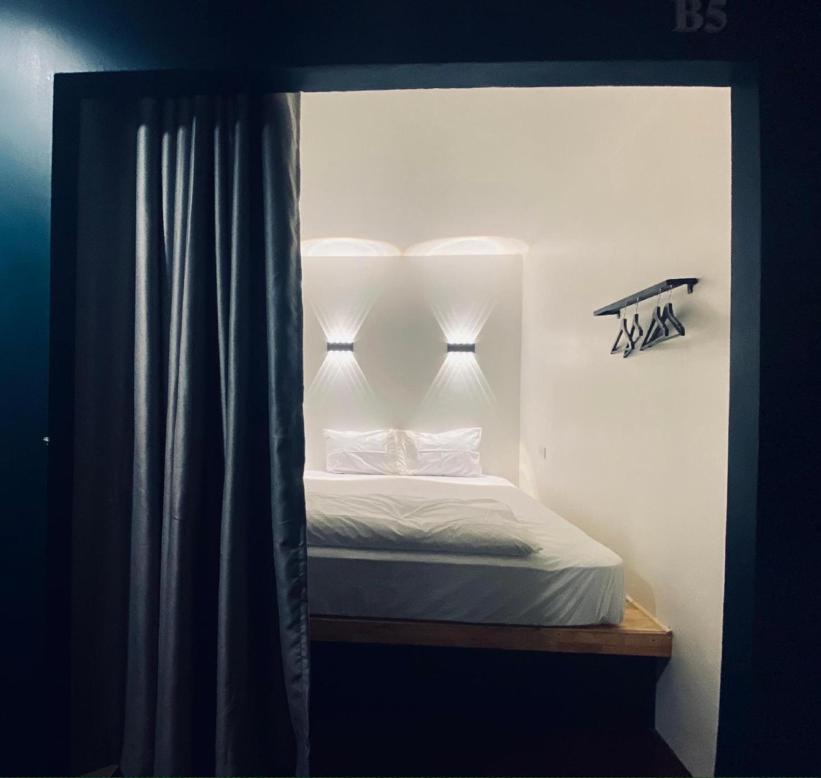 Forgotten Hostel Silom バンコク都 エクステリア 写真